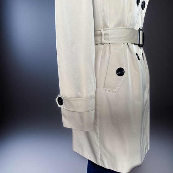 Farvalue Beige Trenchcoat, large, double breasted, buttons, knee length, belt - Picture 12 of 16